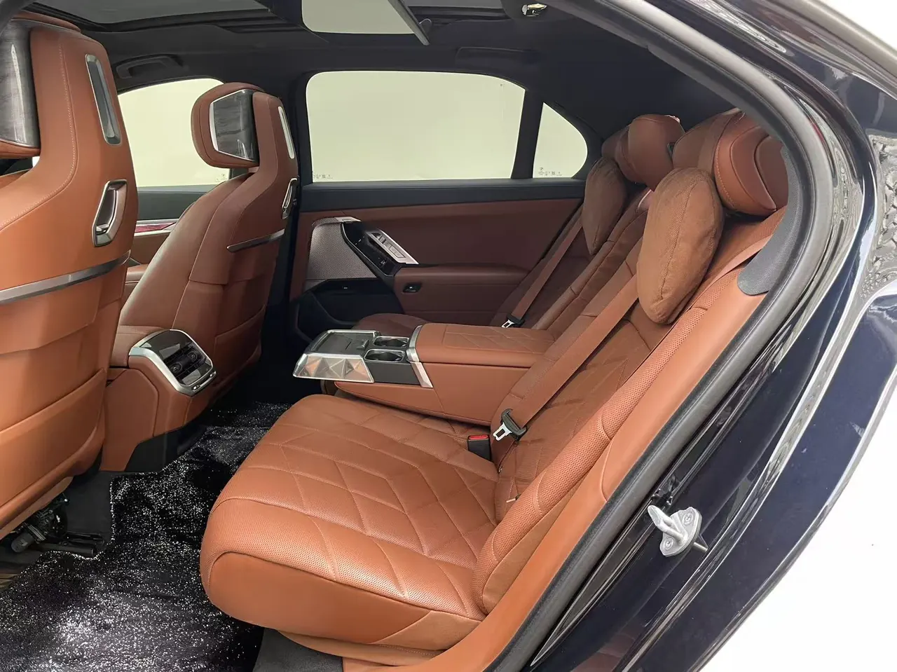 BMW i7 (Imported) 2023 i7 eDrive50L Enjoy M Sports Suit Automatic Gear 5