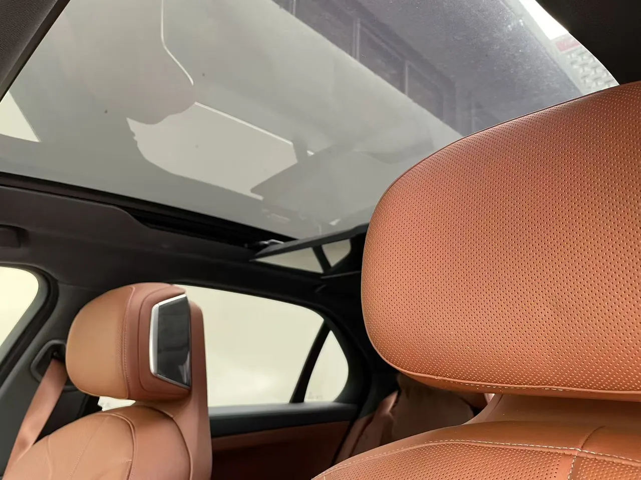 BMW i7 (Imported) 2023 i7 eDrive50L Enjoy M Sports Suit Automatic Gear 9