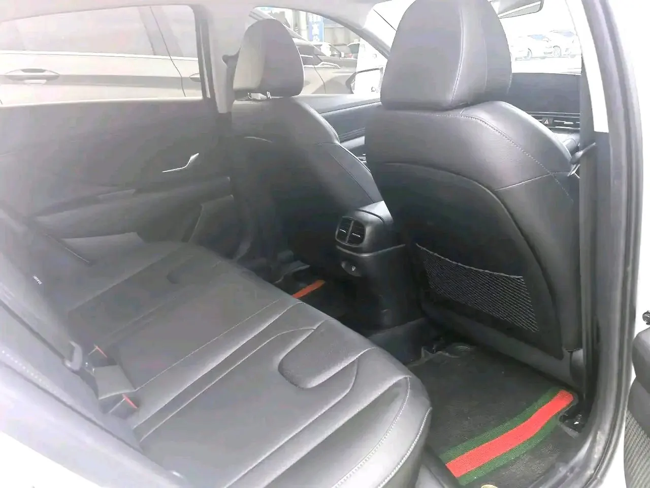 Hyundai 2023 Elantra -3-compartment 1.5 stepless LUX premium automatic gear 4
