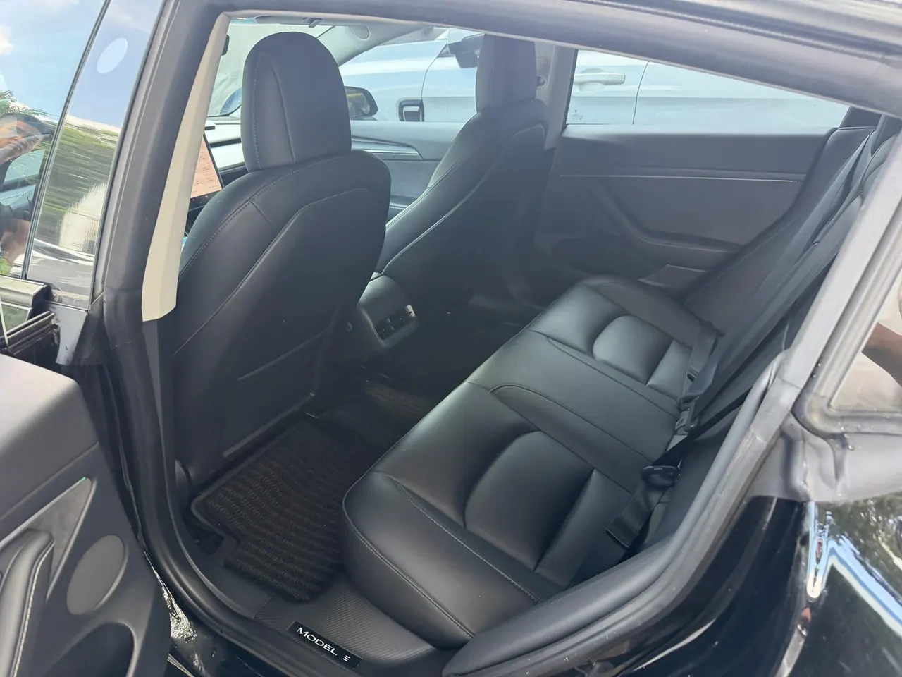 Tesla 2022 Model 3 rear-wheel drive version of automatic transmission 3