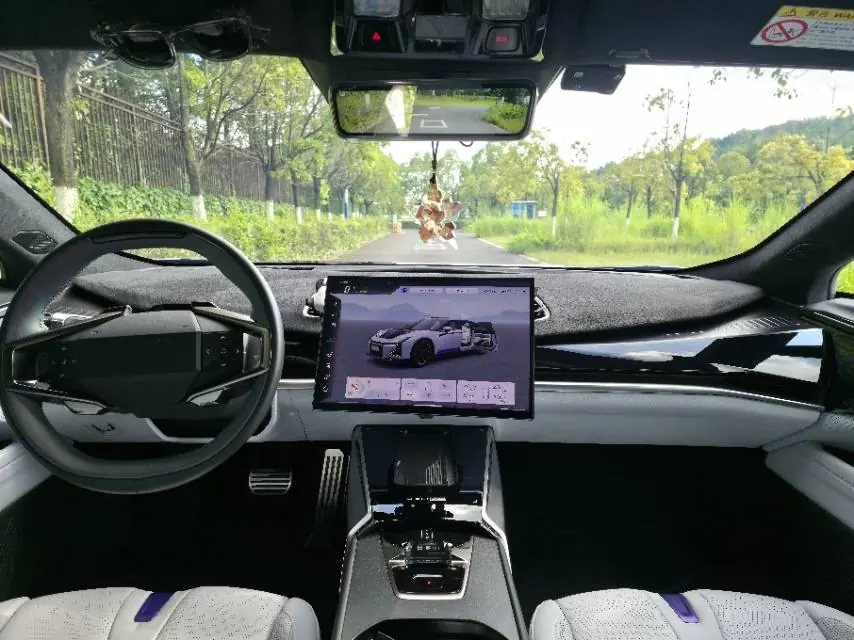 HiPhi 2023 HiPhi Z five-seat automatic gear 5