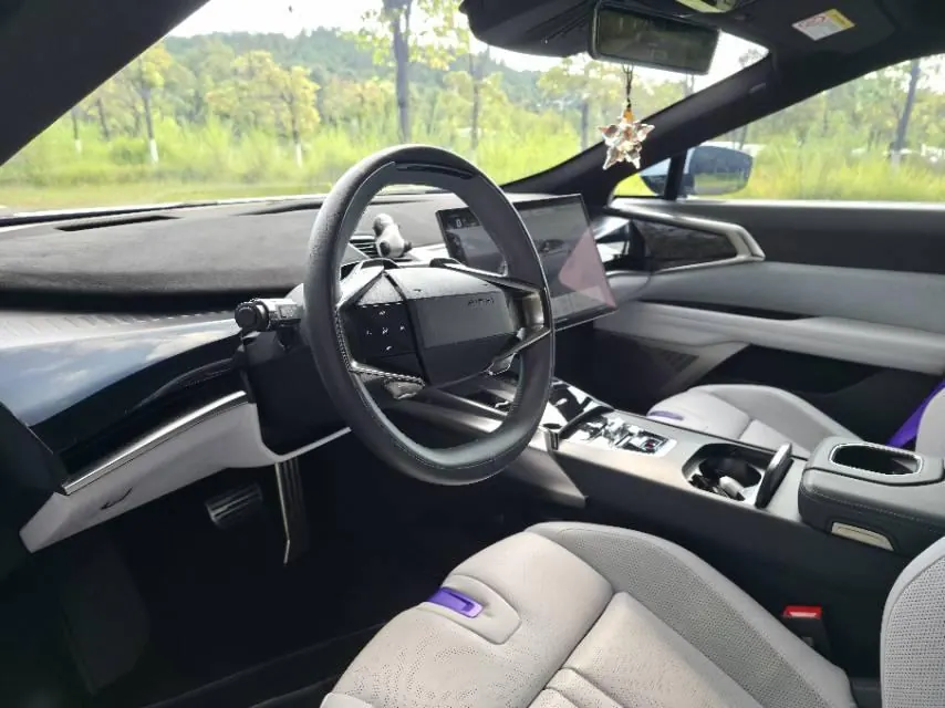 HiPhi 2023 HiPhi Z five-seat automatic gear 7