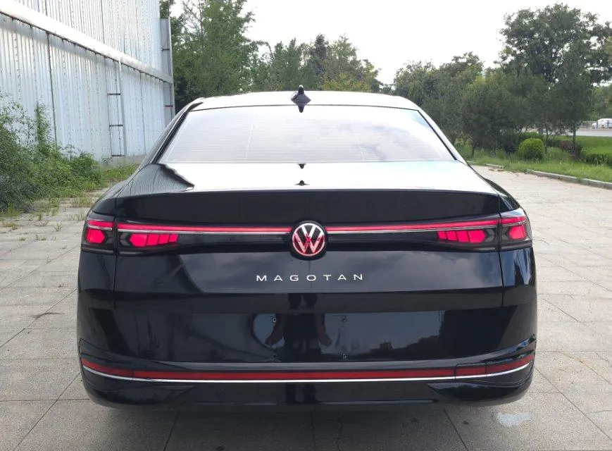 Volkswagen 2024 Magotan 2.0TSI 380TSI Premium Edition Da Mai Bag Automatic Gear 5