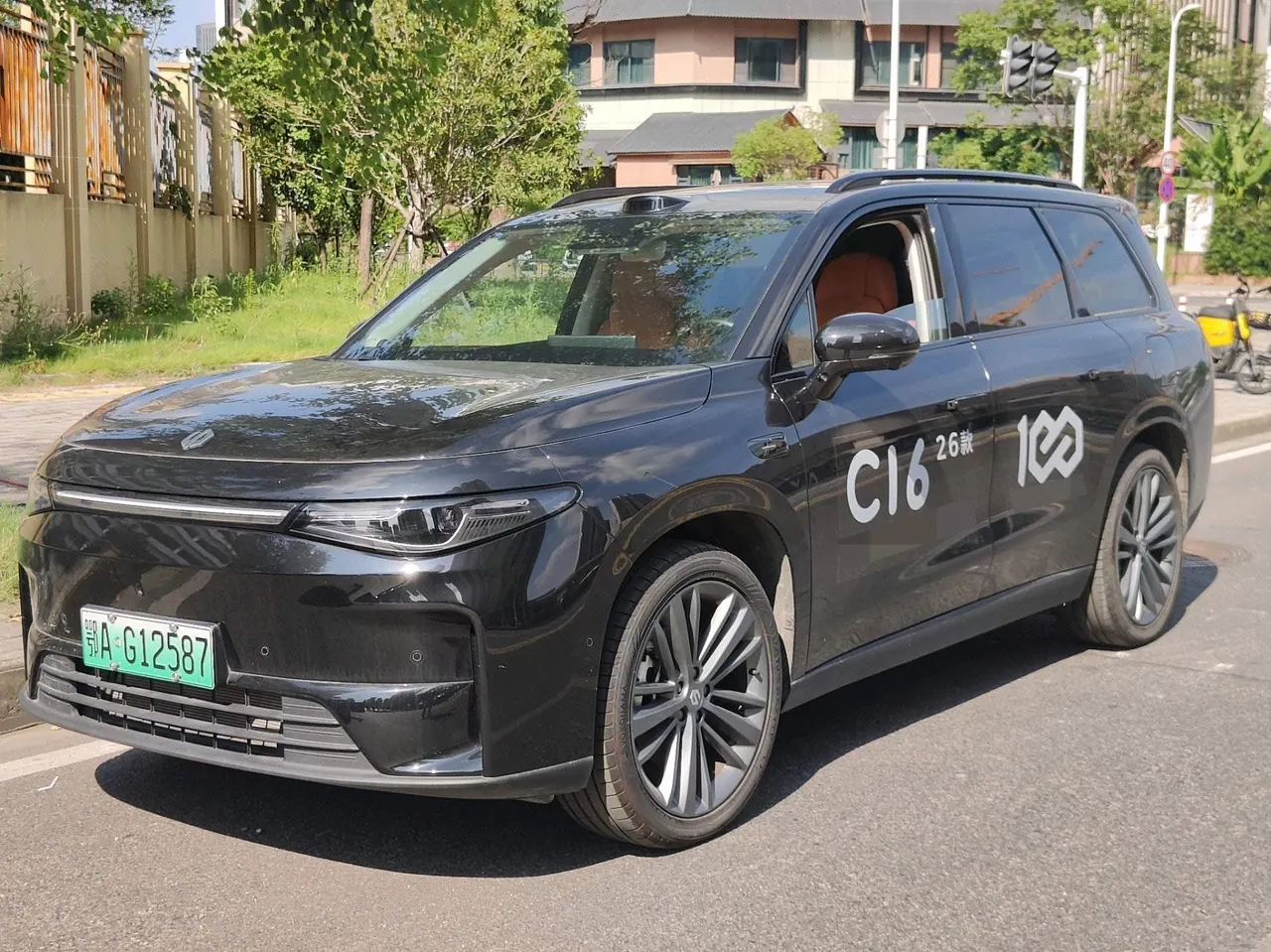 打开图片灯箱:Leapmotor 2026 C 16 280 Laser Radar Zhizun Edition 6-seat Automatic Gear