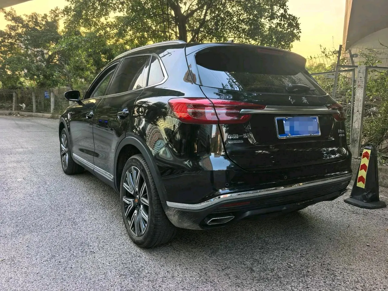 HongQi 2022 HS5 2.0T 4-wheel drive smart flag-sharing version automatic gear 8