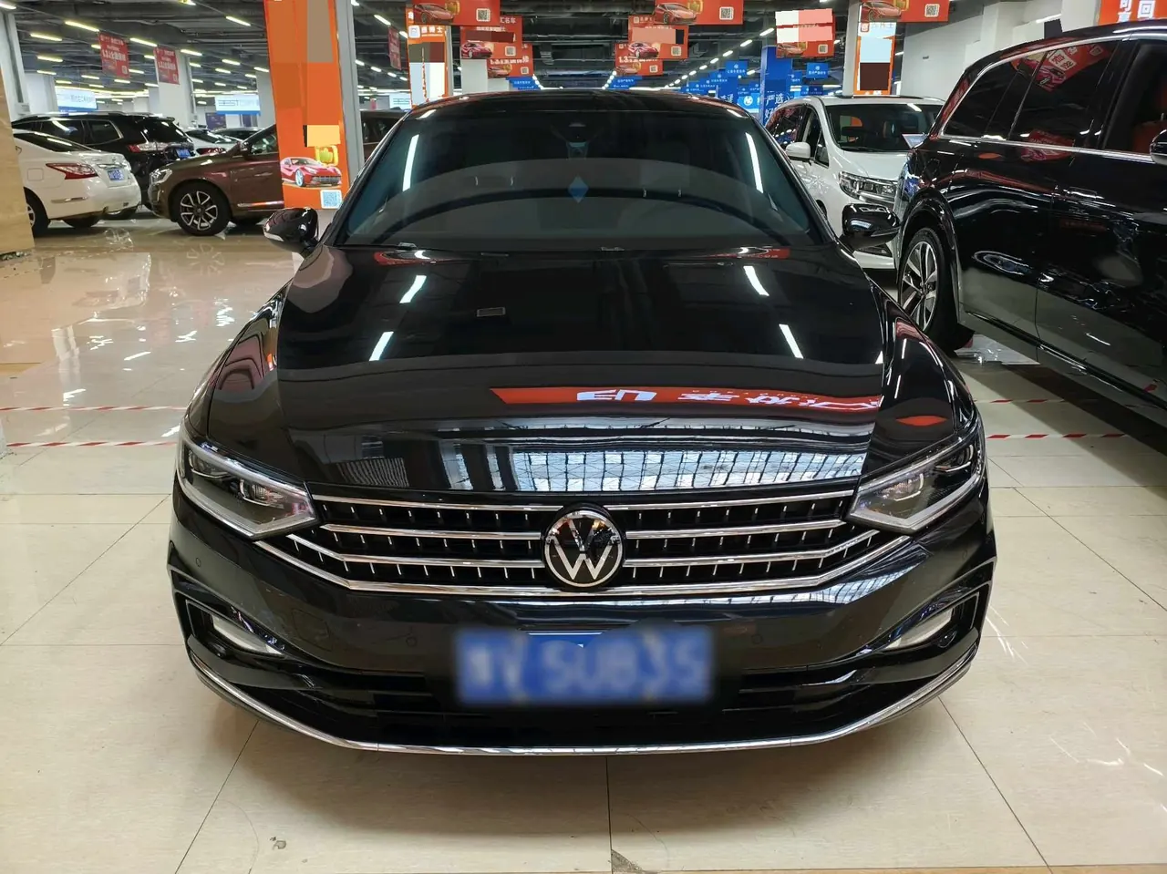 Volkswagen 2023 Magotan 2.0TSI 330TSI 2 million Commemorative Luxury Automatic Gear 2
