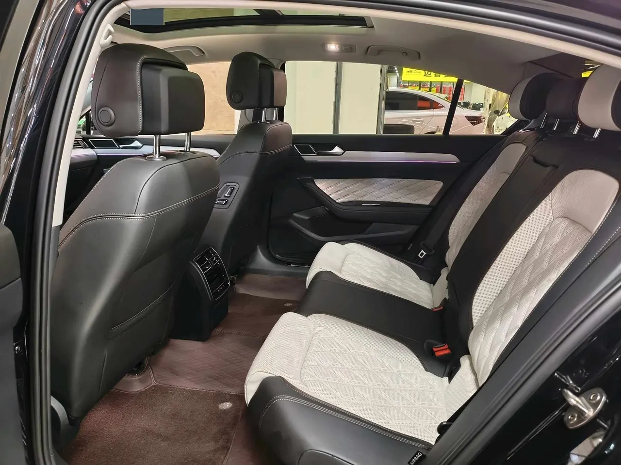 Volkswagen 2023 Magotan 2.0TSI 330TSI 2 million Commemorative Luxury Automatic Gear 5