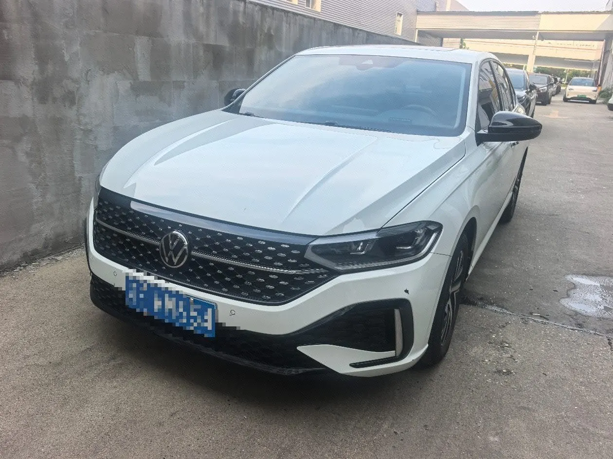 Open image lightbox: Volkswagen 2023 Lavida 1.5TSI 300TSI Eternal Edition Automatic Gear