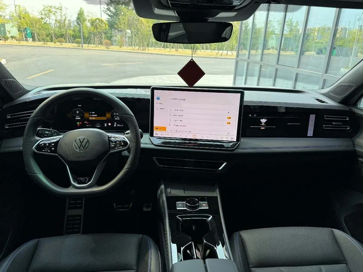 Volkswagen 2024 Tiguan L PRO 2.0TSI 330TSI Two-Drive R-Line Smart Collar Edition Automatic Gear 11