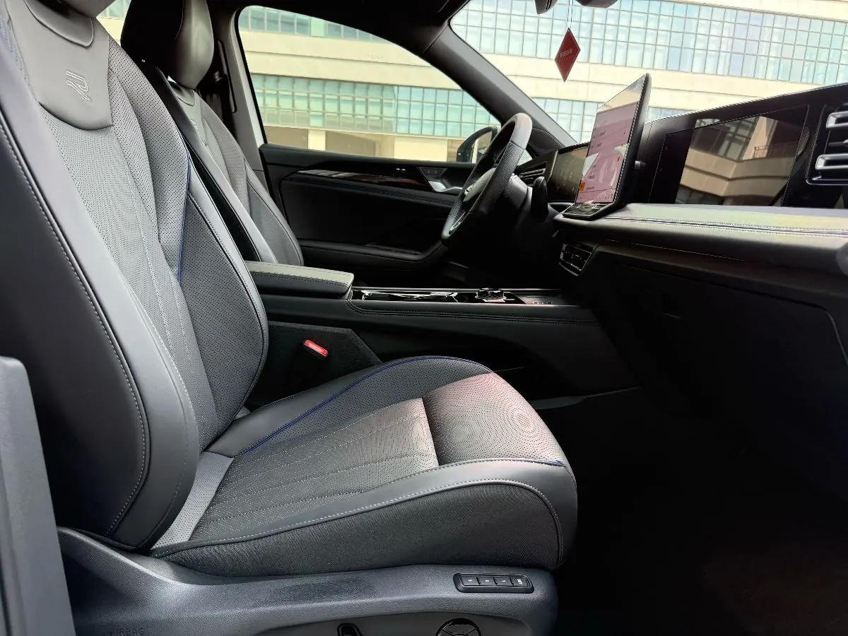 Volkswagen 2024 Tiguan L PRO 2.0TSI 330TSI Two-Drive R-Line Smart Collar Edition Automatic Gear 14