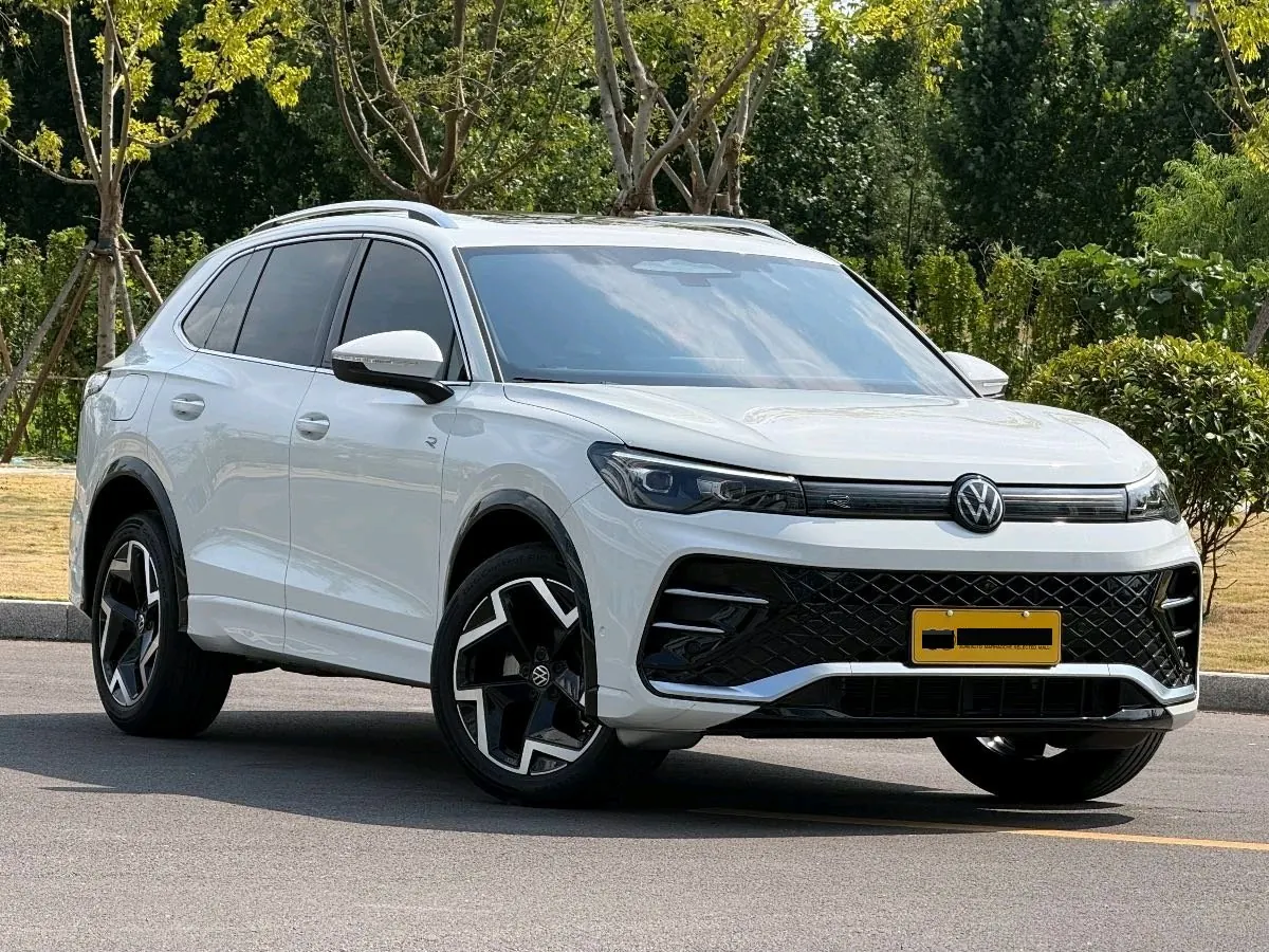 Volkswagen 2024 Tiguan L PRO 2.0TSI 330TSI Two-Drive R-Line Smart Collar Edition Automatic Gear 3