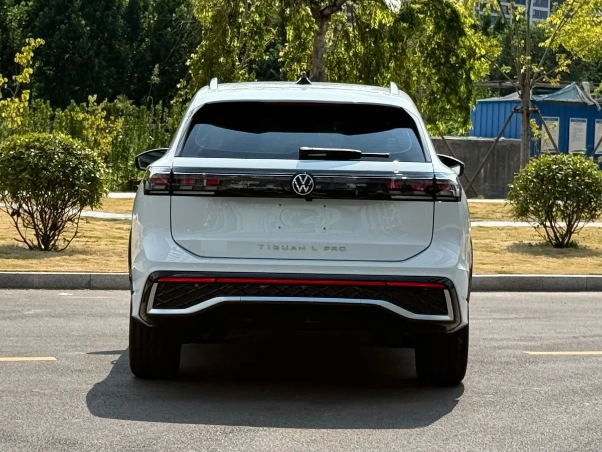 Volkswagen 2024 Tiguan L PRO 2.0TSI 330TSI Two-Drive R-Line Smart Collar Edition Automatic Gear 5