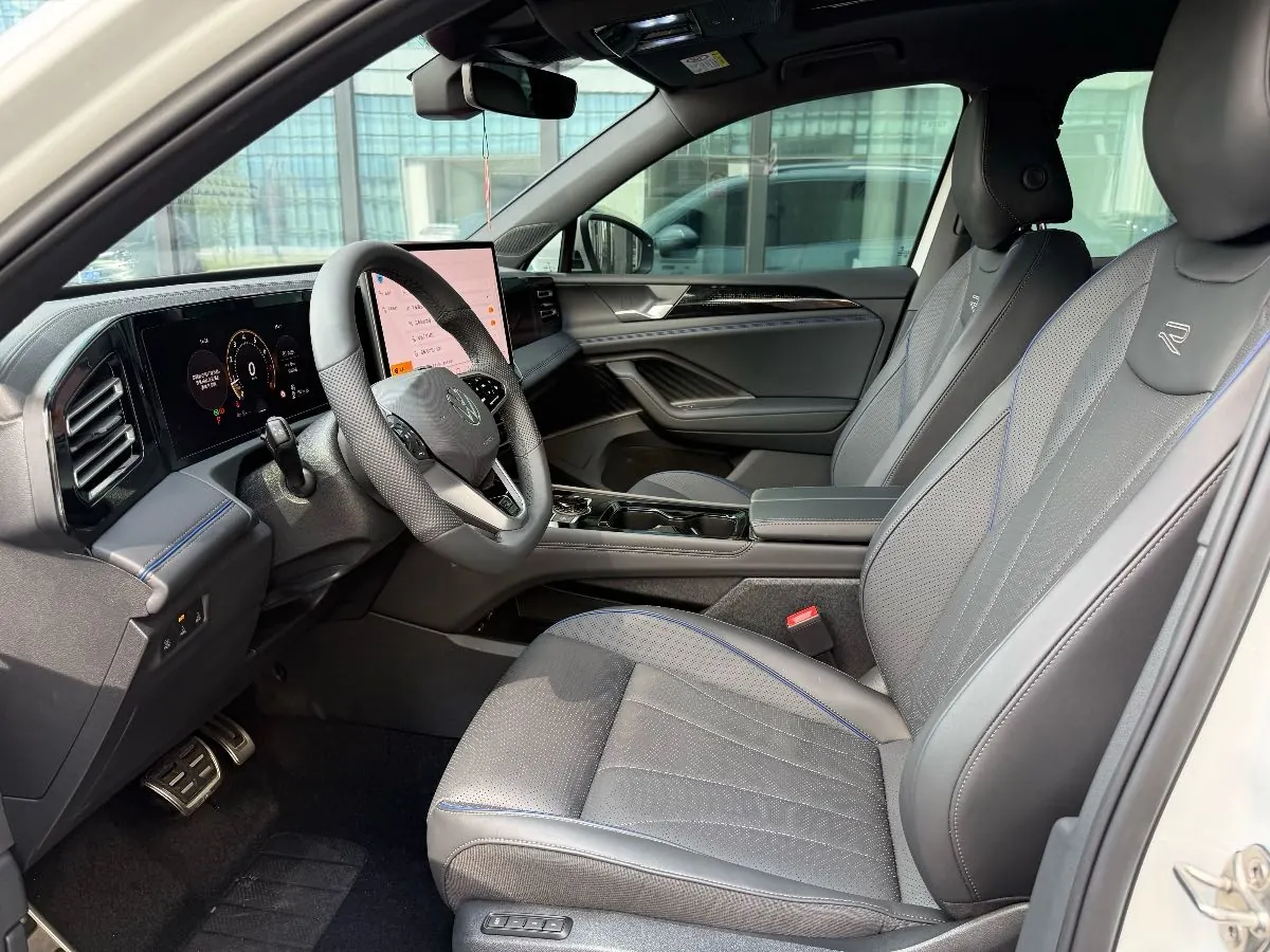 Volkswagen 2024 Tiguan L PRO 2.0TSI 330TSI Two-Drive R-Line Smart Collar Edition Automatic Gear 8