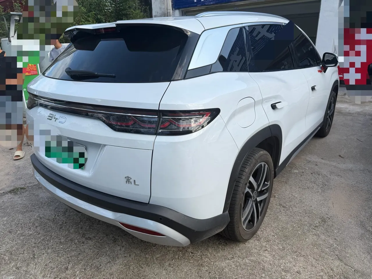 BYD 2024 Song L DM-i 1.5 Stepless 112km Leading Automatic Gear 3