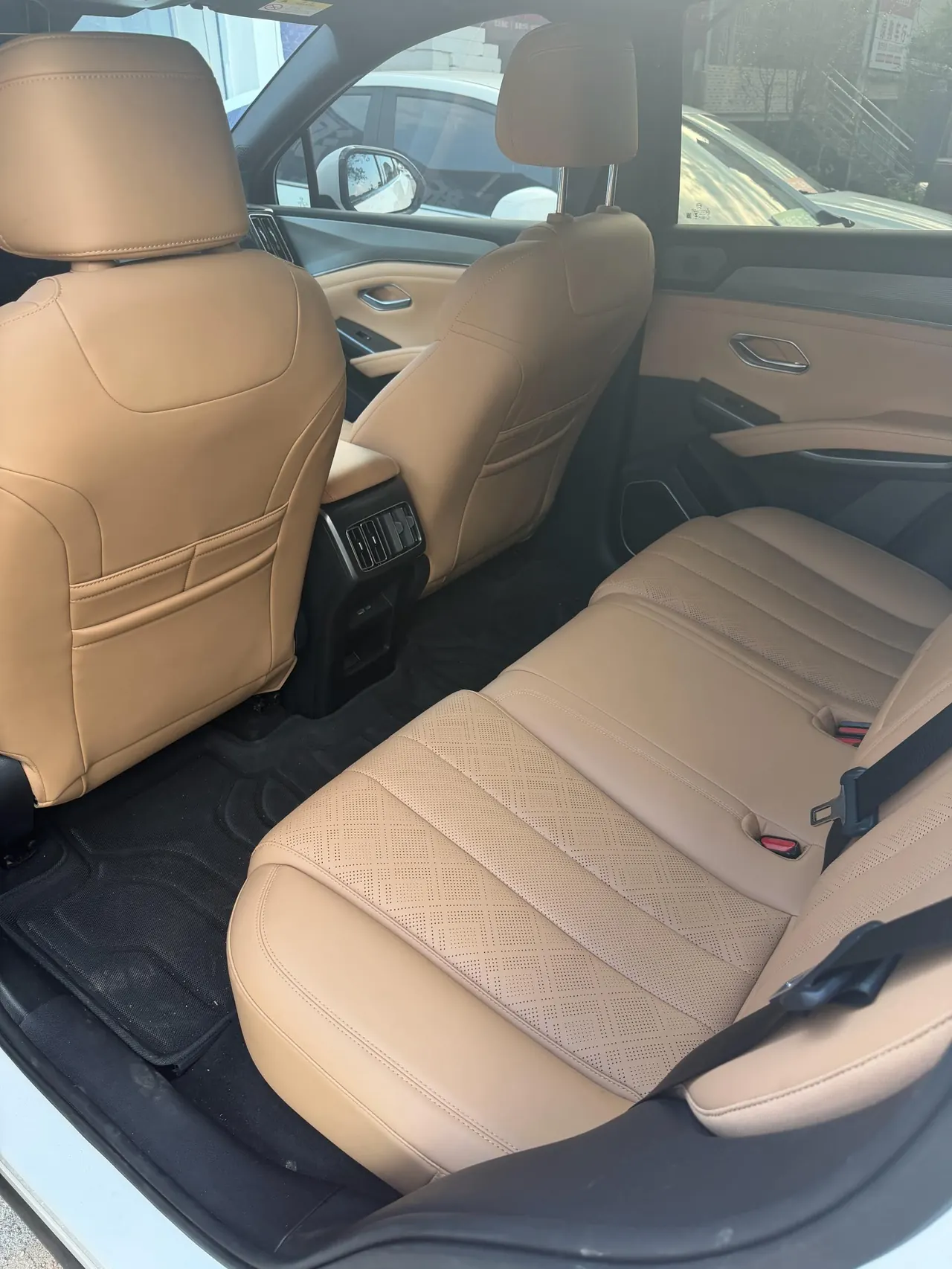 BYD 2024 Song L DM-i 1.5 Stepless 112km Leading Automatic Gear 5