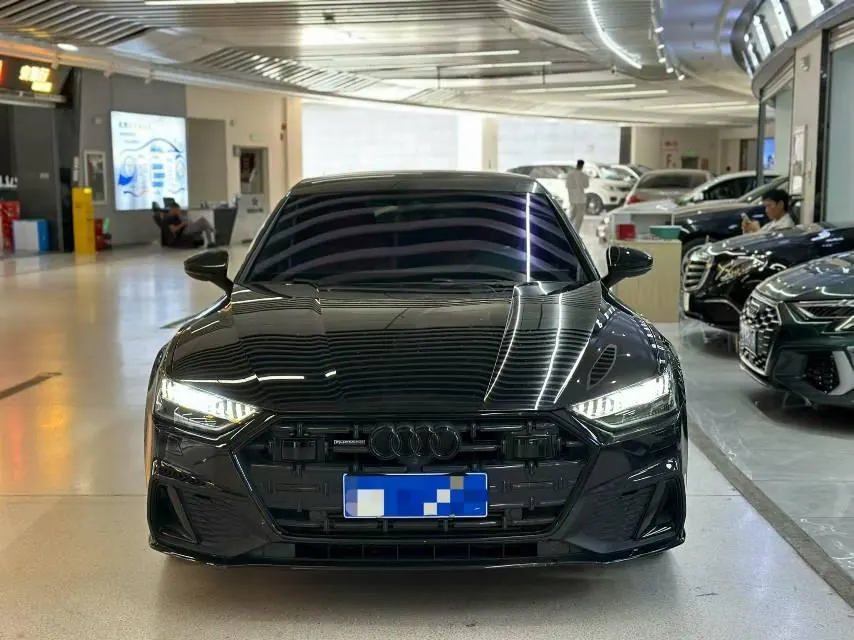 Audi 2023 A7L 2.0TFSI 45TFSI Quattro S-line Black Samurai Edition Automatic Gear 2