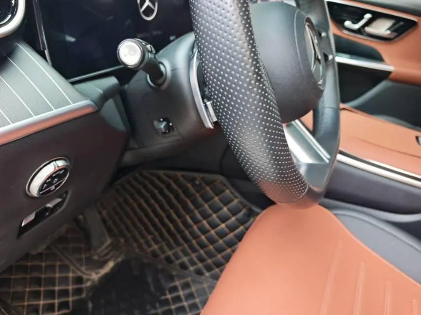Mercedes Benz 2023 GLC 260 L 4MATIC 48V 2.0T Luxury 5-seat Automatic Gear 7