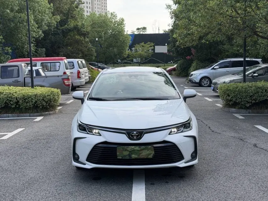 Toyota 2023 corolla 1.2T stepless elite version of automatic gear 2