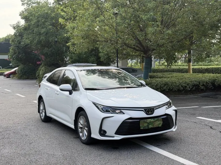 Toyota 2023 corolla 1.2T stepless elite version of automatic gear 3