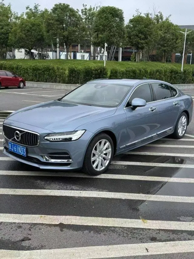 Open image lightbox: Volvo 2020 S90 2.0T T4 Zhixing Deluxe Edition Automatic Gear