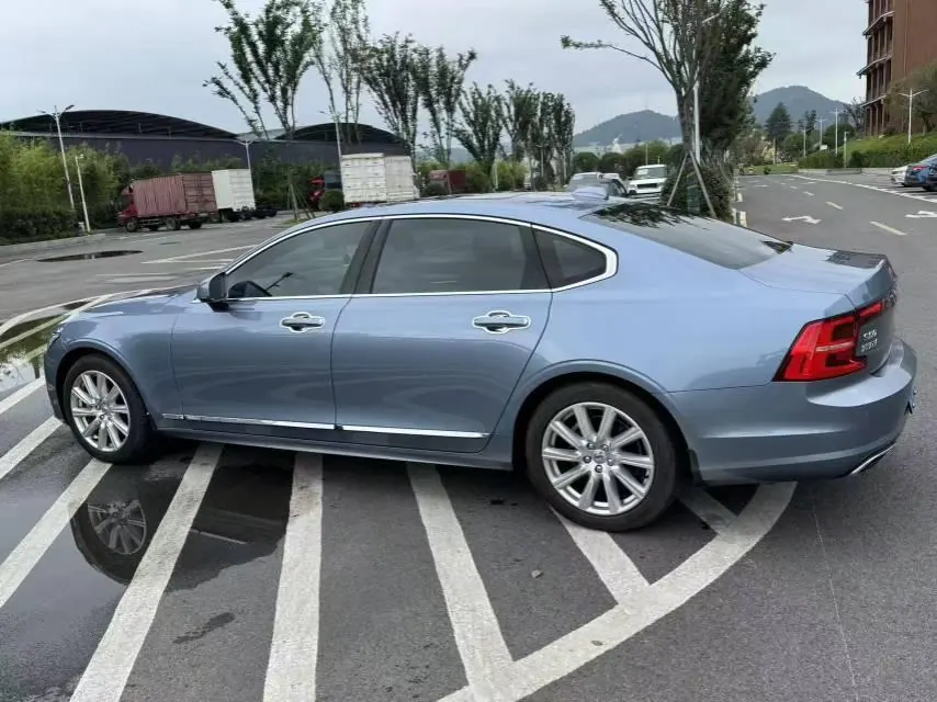 Volvo 2020 S90 2.0T T4 Zhixing Deluxe Edition Automatic Gear 2