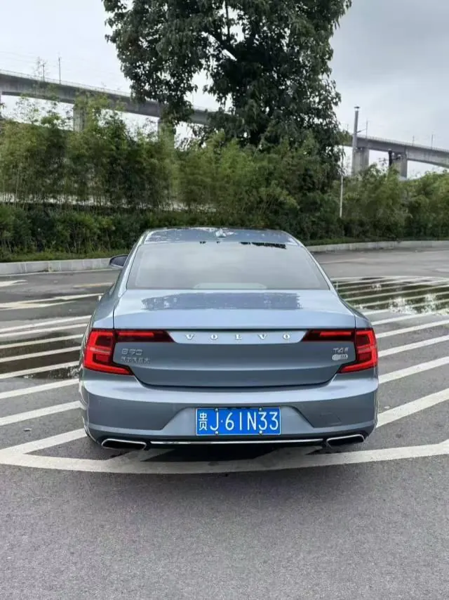 Volvo 2020 S90 2.0T T4 Zhixing Deluxe Edition Automatic Gear 8