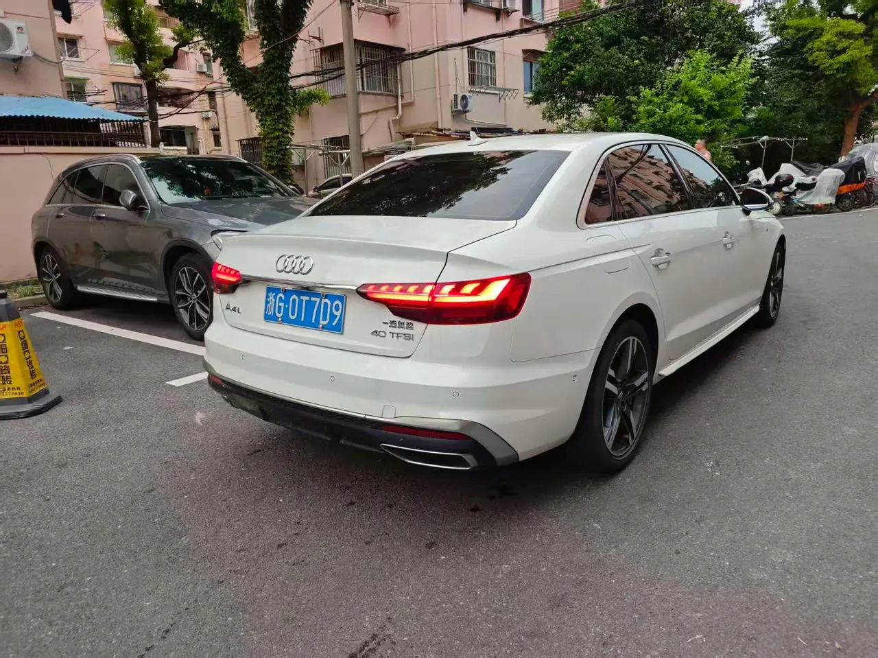 Audi 2020 A4L 2.0TFSI 40TFSI Deluxe Dynamic Automatic 3