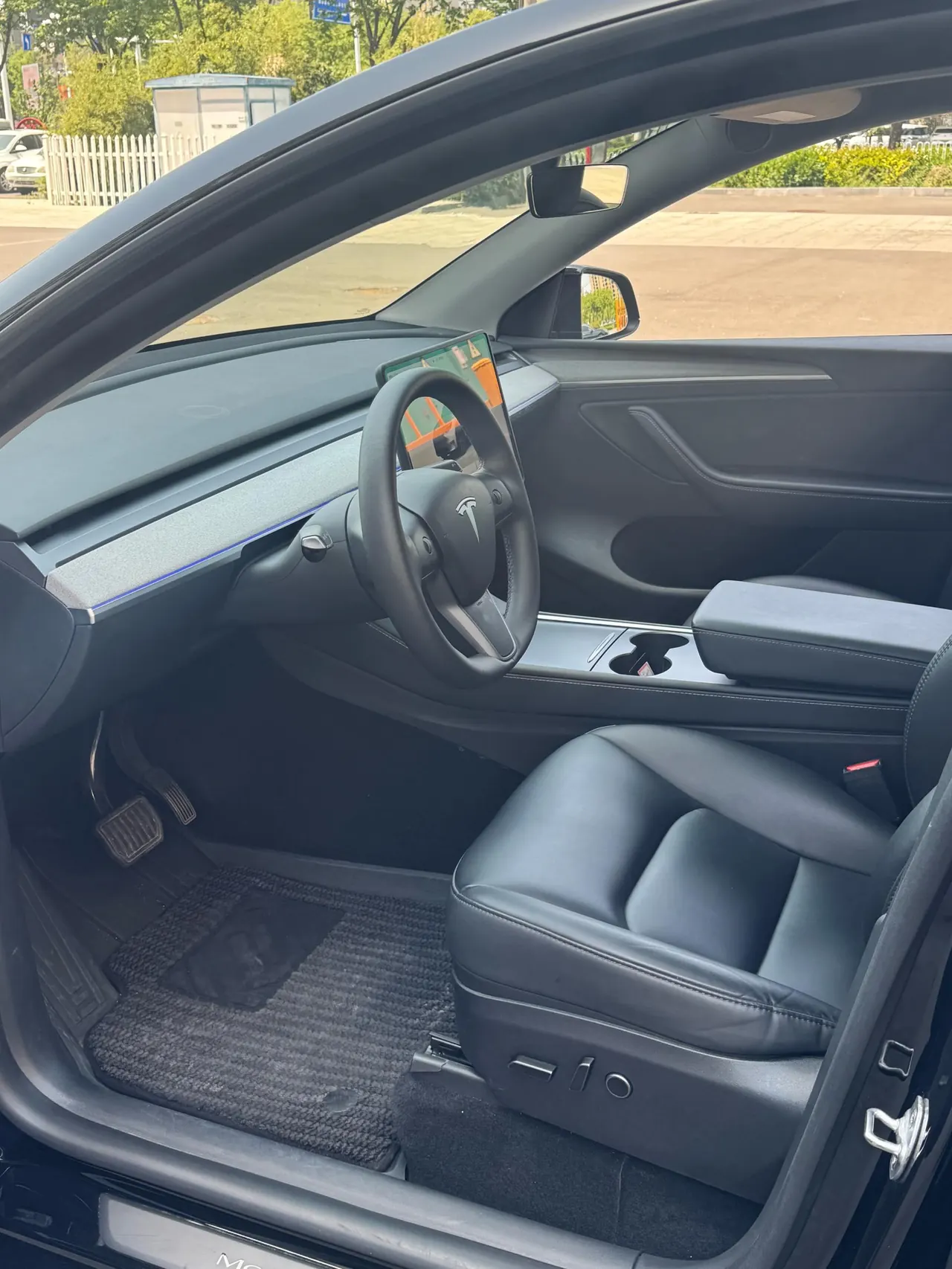 Tesla 2023 Model Y rear-wheel drive version automatic transmission 3