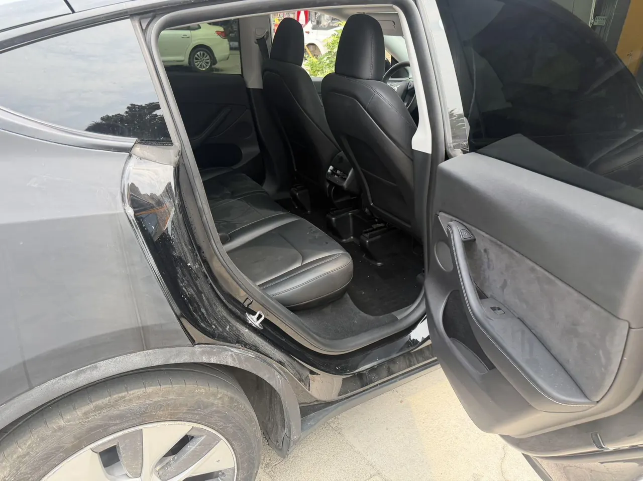 Tesla 2022 Model Y rear-wheel drive version (facelift) automatic gear 4