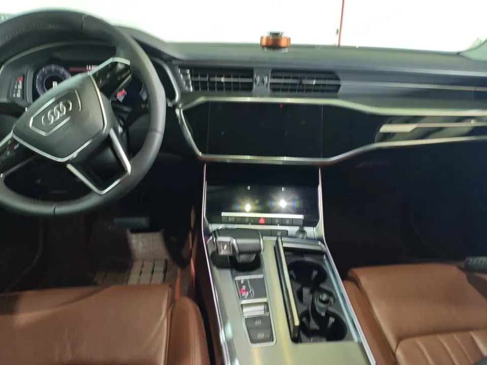 Audi 2020 A6L 2.0TFSI 45TFSI Zhenzhiya Automatic Gear 2