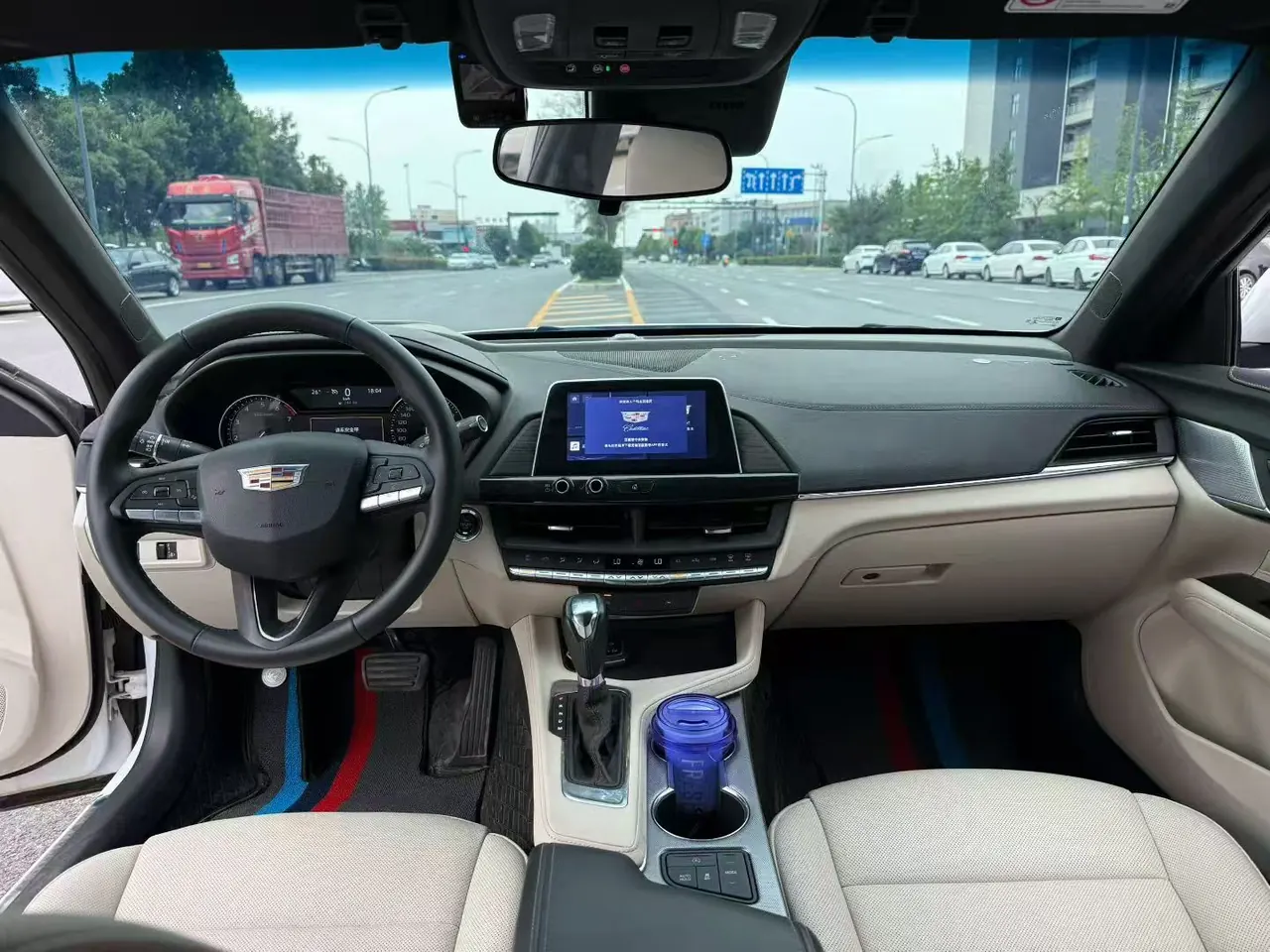 Cadillac 2023 CT4 1.5T 25T Luxury Automatic Gear 3