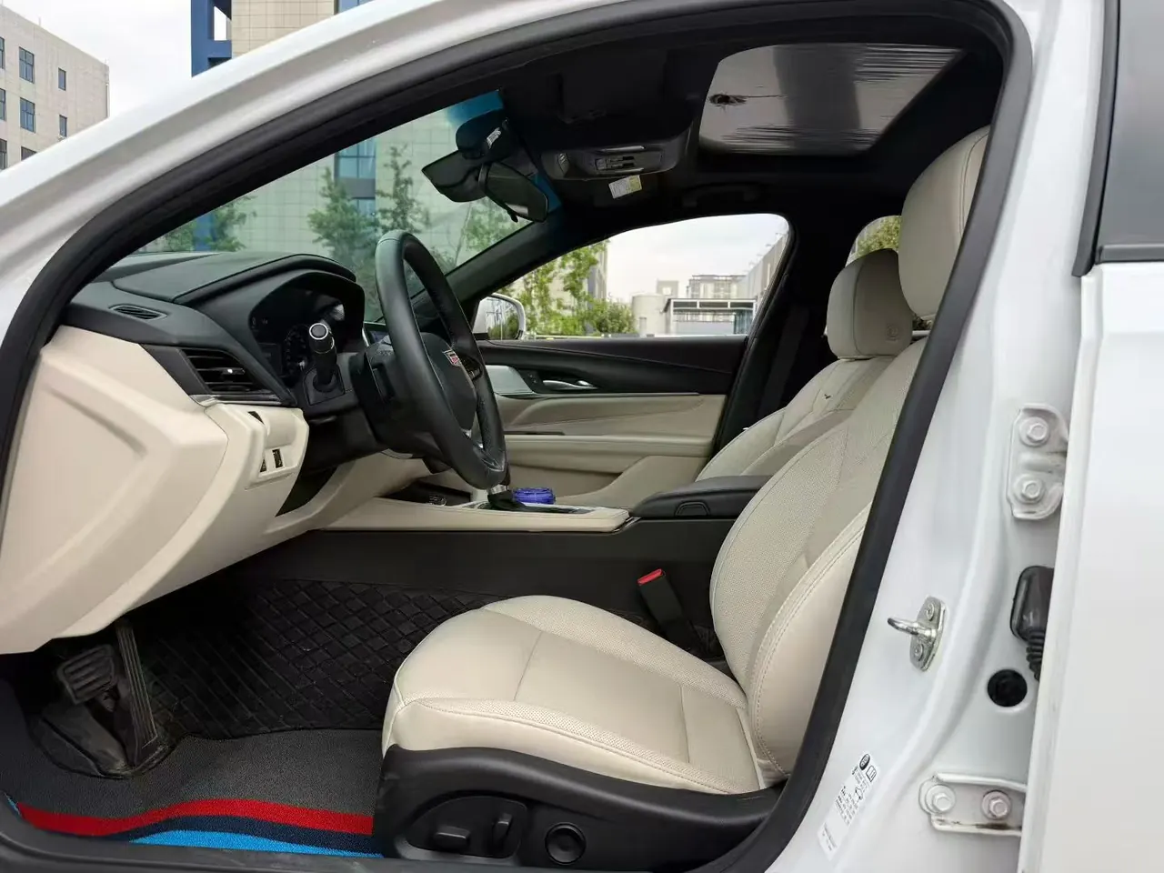 Cadillac 2023 CT4 1.5T 25T Luxury Automatic Gear 5