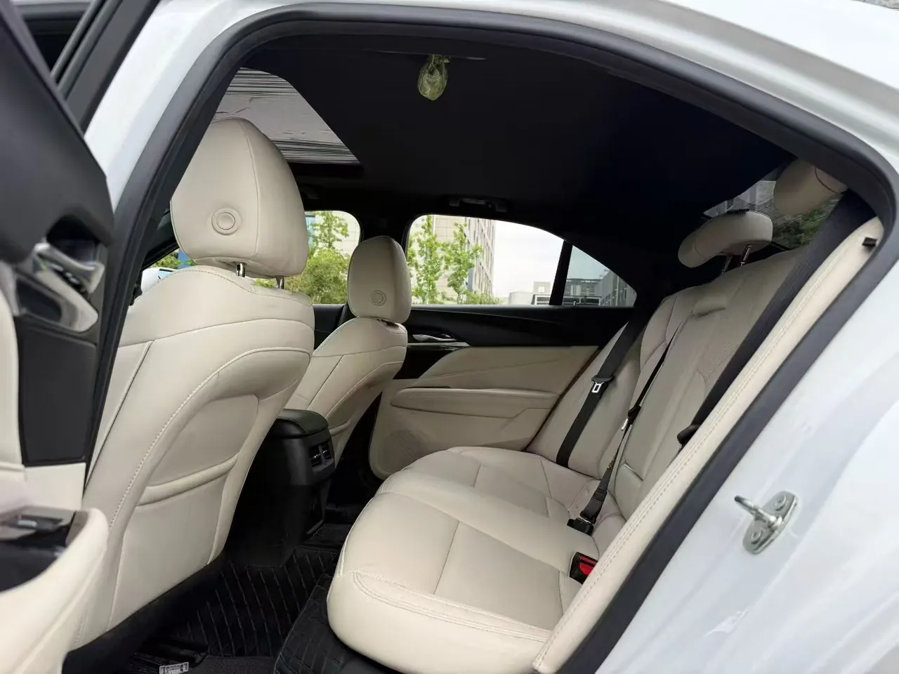 Cadillac 2023 CT4 1.5T 25T Luxury Automatic Gear 6
