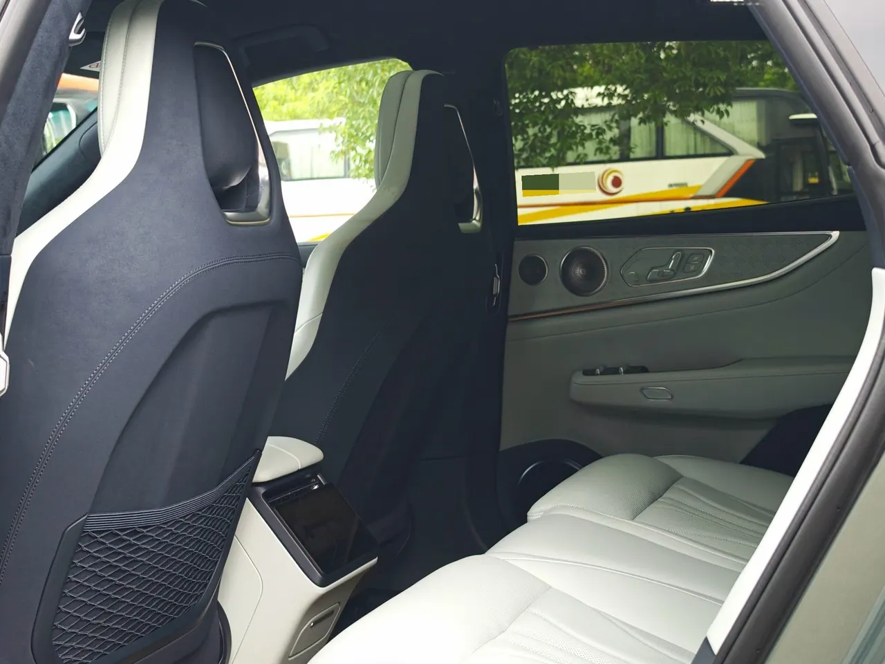 Zeekr 2026 Zeekr 001 95-degree Four-wheel Drive Max Edition Automatic Gear 5
