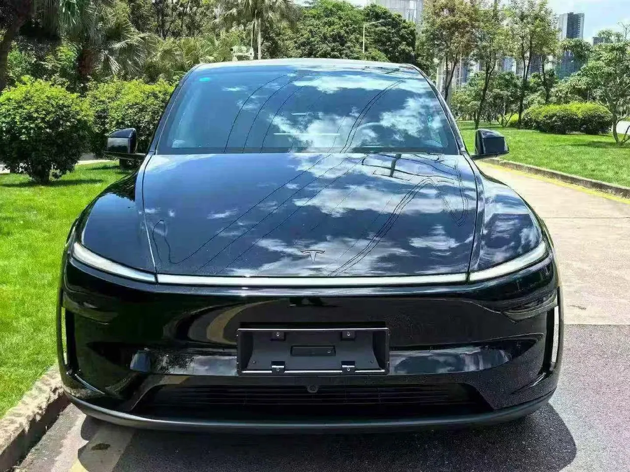 Tesla 2026 Model Y long endurance all-wheel drive version automatic transmission 2