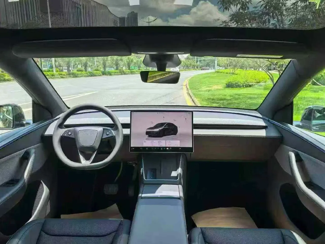 Tesla 2026 Model Y long endurance all-wheel drive version automatic transmission 7
