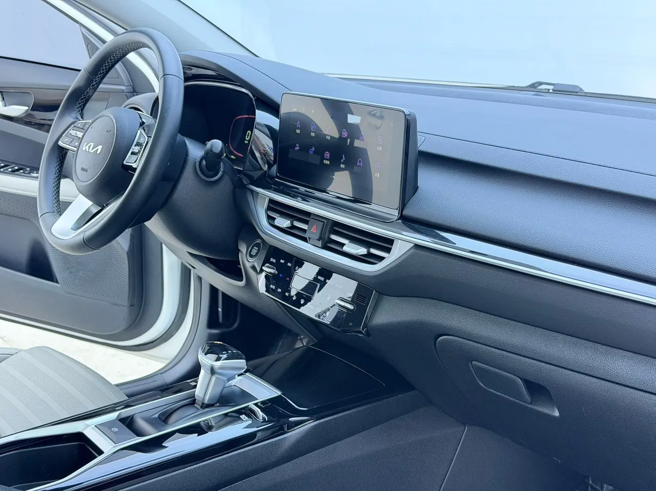 Kia 2023 K3 1.5 Stepless Deluxe Edition Automatic Gear 10