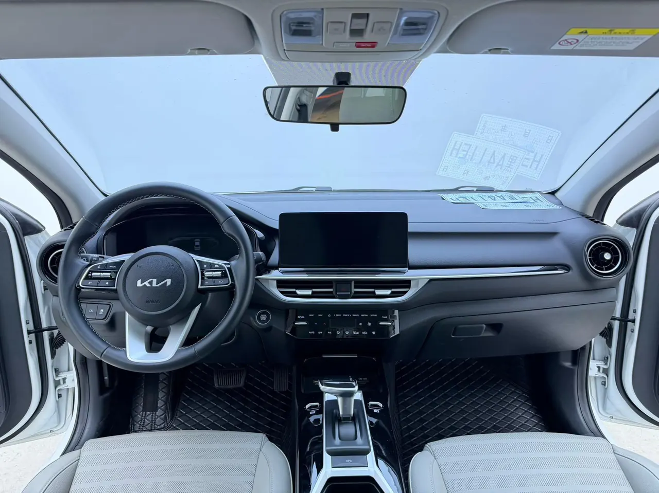 Kia 2023 K3 1.5 Stepless Deluxe Edition Automatic Gear 17