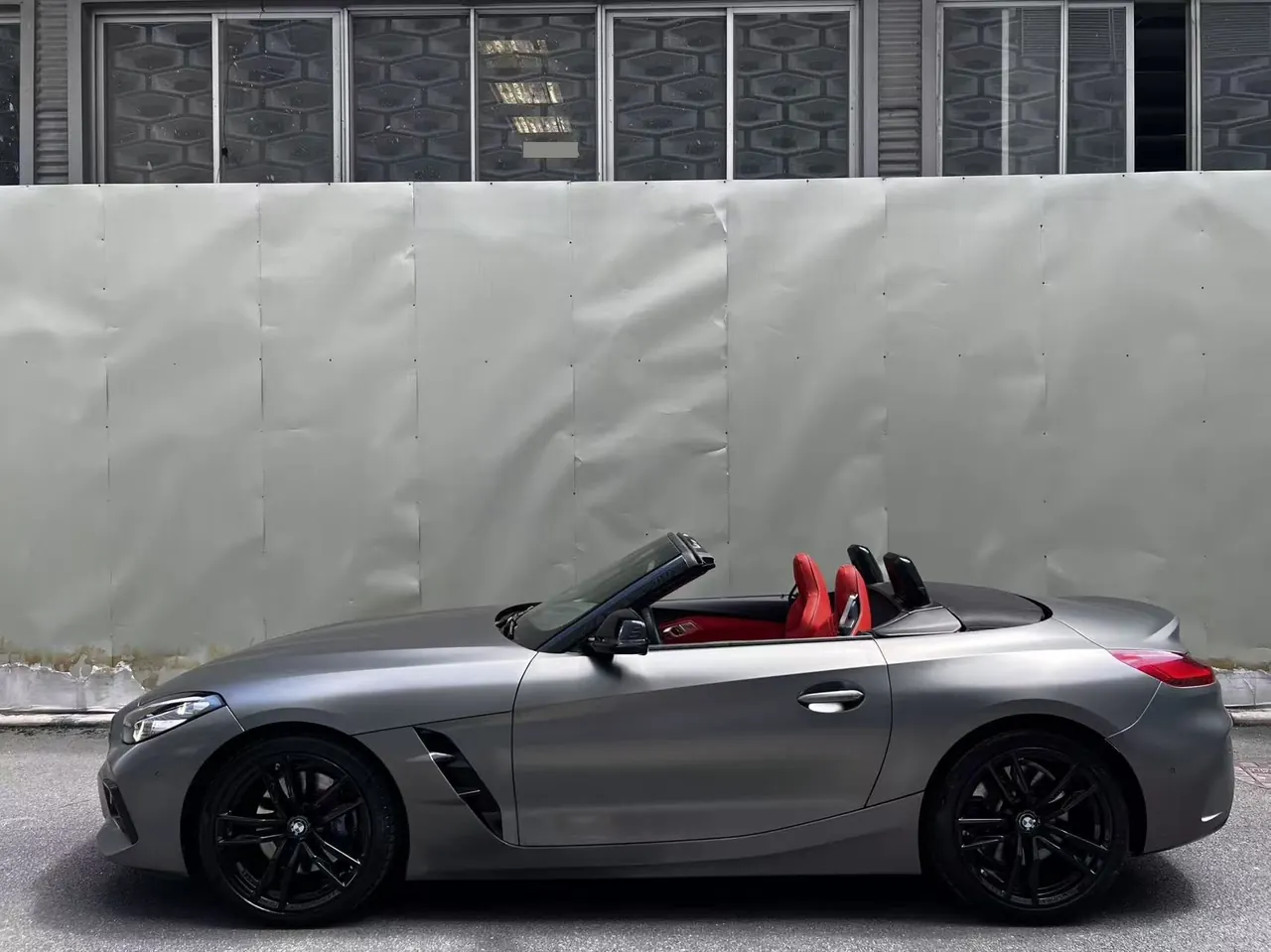 BMW Z4 (Imported) 2020 Z4 sDrive25i 2.0T Silver Cream Limited Edition Automatic Gear 9