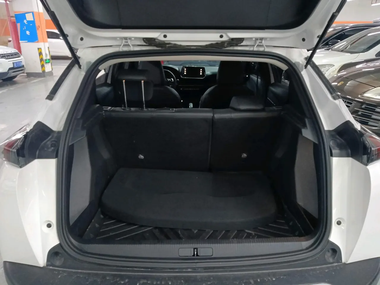 Peugeot 2022 2008 1.2THP 230THP THE ONE Automatic 3