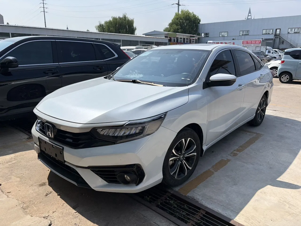 Open image lightbox: Honda 2022 hybrid 1.5 stepless sharp and clean version of automatic gear