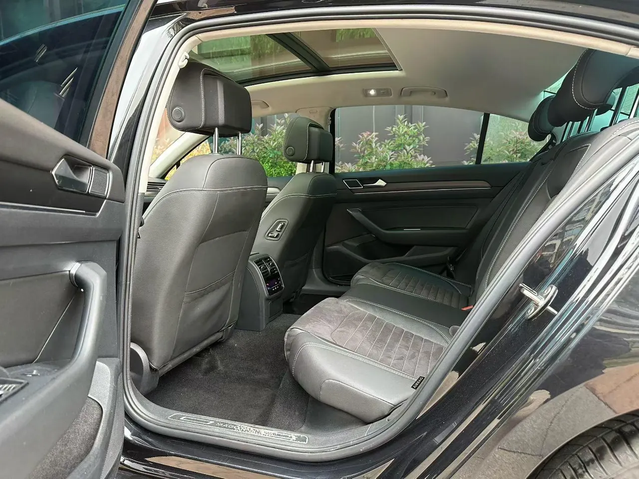 Volkswagen 2020 Magotan 2.0TSI 330TSI luxury automatic transmission 5