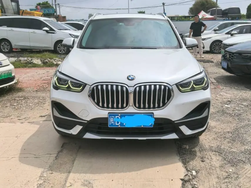 BMW 2020 X1 sDrive20Li 1.5T exclusive automatic gear 2