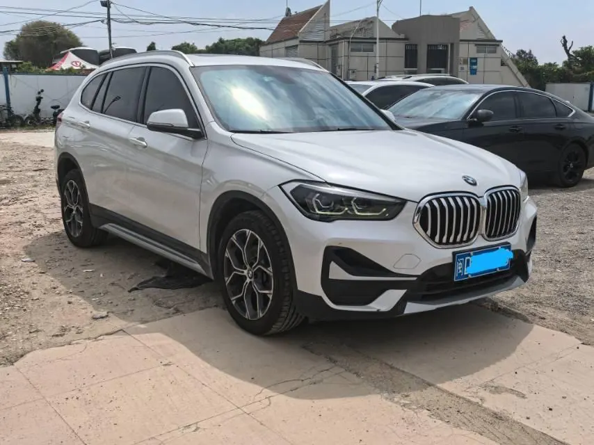BMW 2020 X1 sDrive20Li 1.5T exclusive automatic gear 3