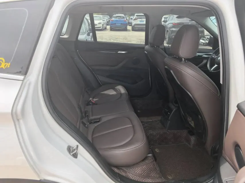 BMW 2020 X1 sDrive20Li 1.5T exclusive automatic gear 5