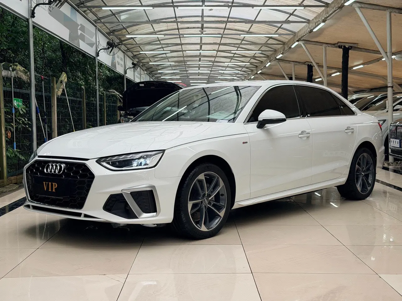 Open image lightbox: Audi 2020 A4L 2.0TFSI 40TFSI Fashion Dynamic Automatic