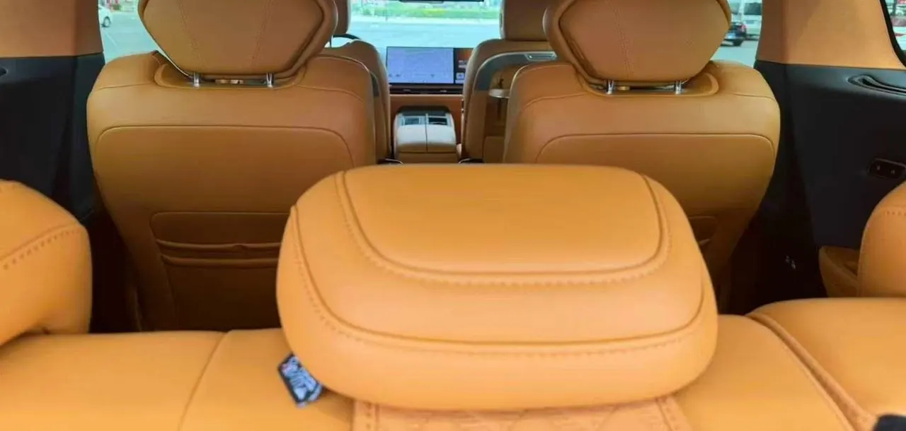 WEY 2025 VV7 Hi4 1.5T Four-Wheel-Drive Automatic Model 5