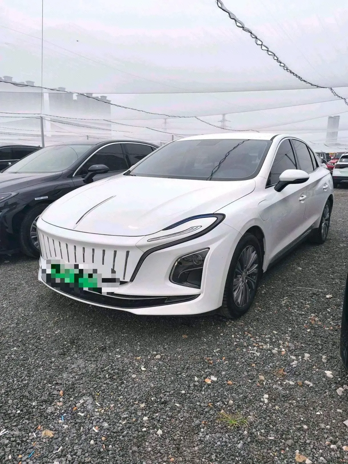 Open image lightbox: HongQi 2023 E-QM 5 560km PLUS automatic gear