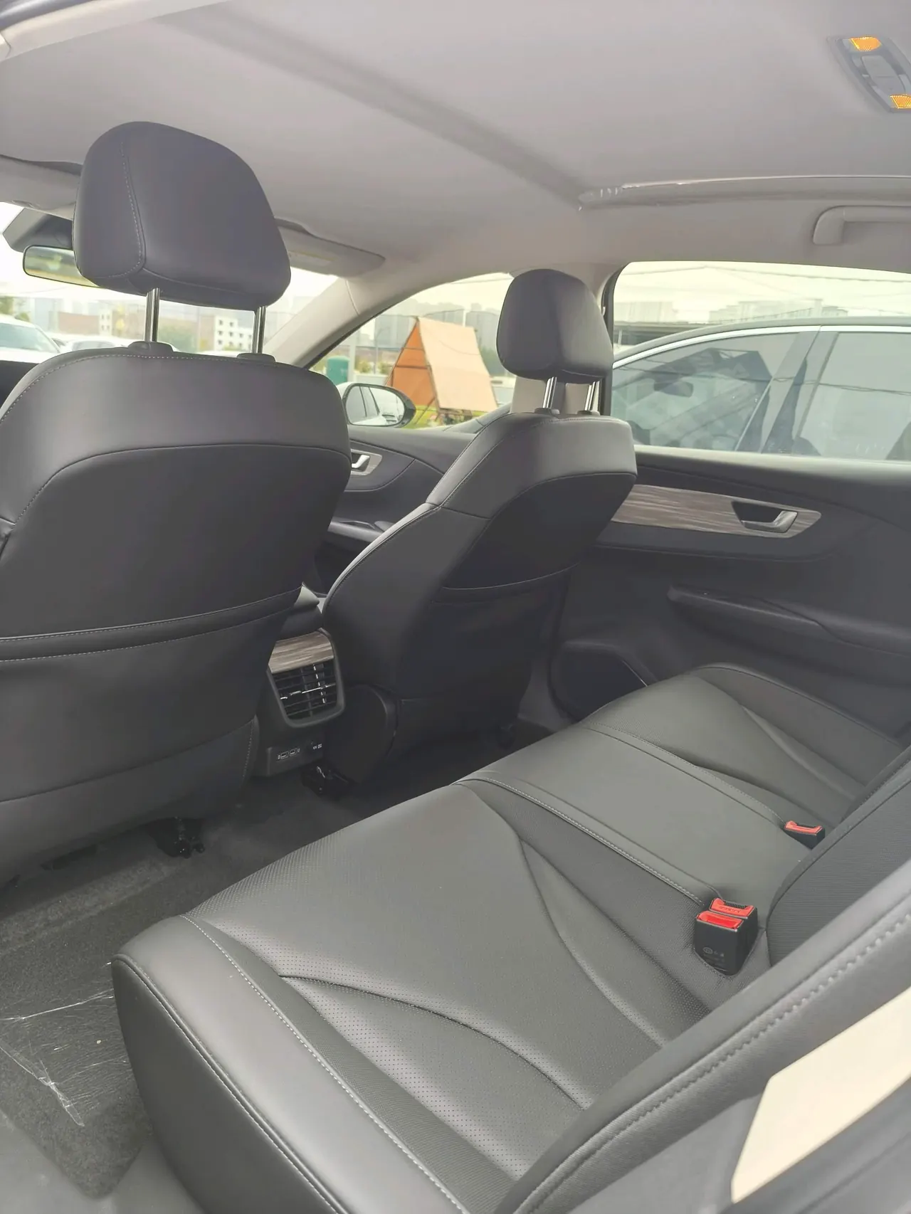 HongQi 2023 E-QM 5 560km PLUS automatic gear 4