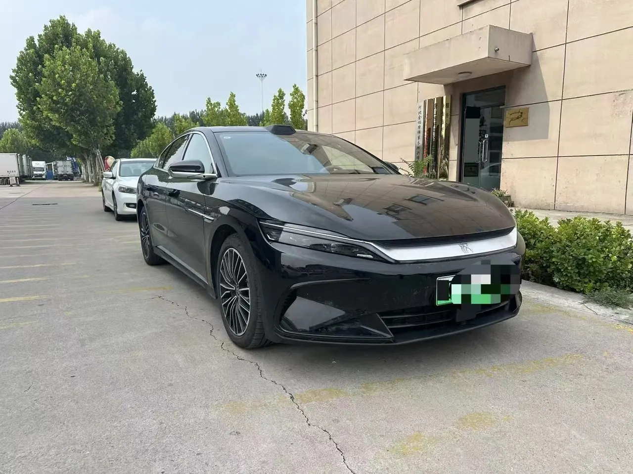 BYD 2025 Han DM-i 1.5T stepless smart driving version 125KM laser Radar flagship automatic gear 3